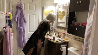 Loading video Emo Crossdresser Puts on Buttplug and Jerks Off